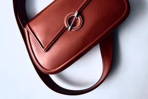 Returning icons: The Herø Bag & Sakaia Bag in seasonal shades