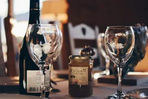 Middagen ingår – höstens godaste hotellpaket 🍽️